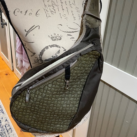 Sherpani Bags Sherpani Sling Travel Pack Poshmark